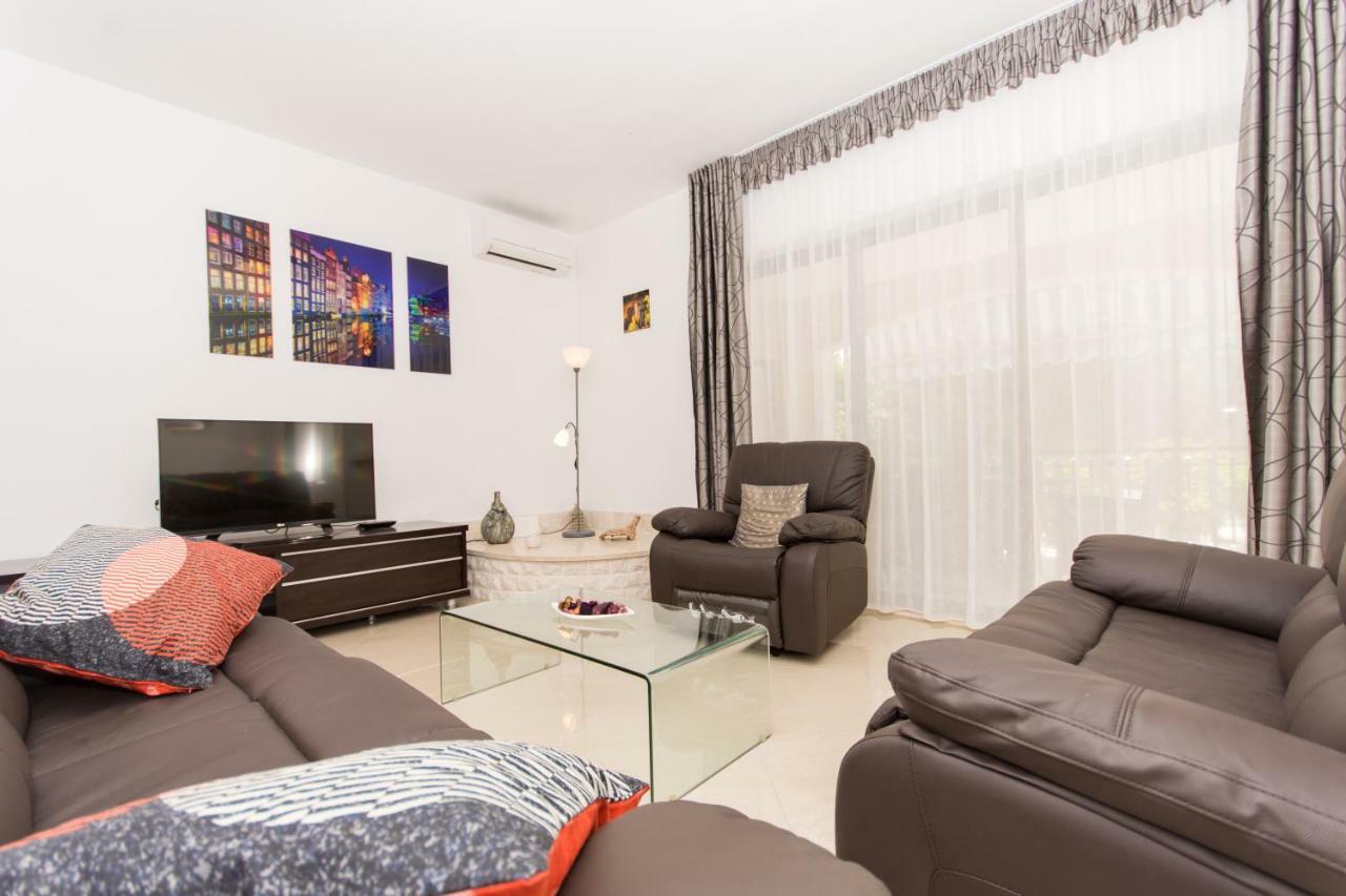 טרוגיר Holiday Home Ruzmarin מראה חיצוני תמונה