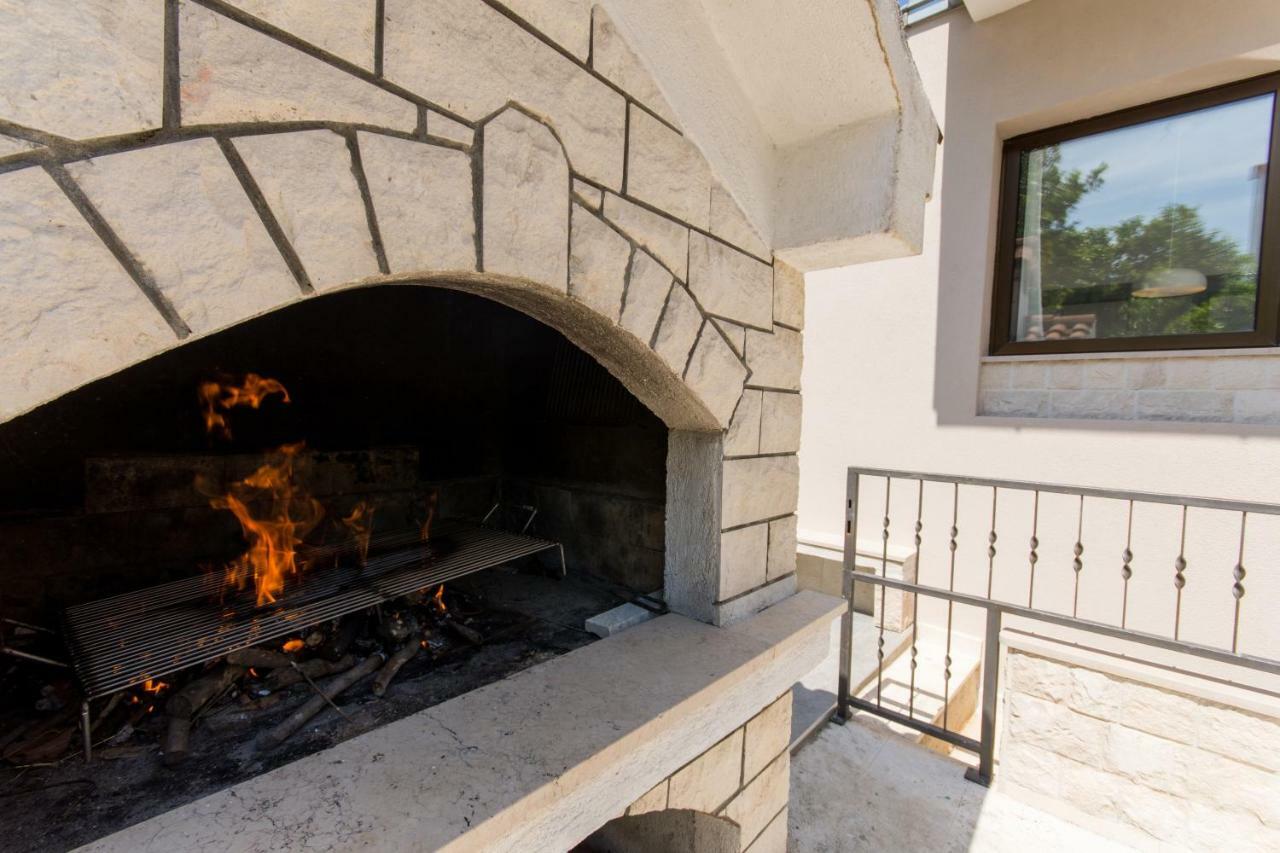 טרוגיר Holiday Home Ruzmarin מראה חיצוני תמונה